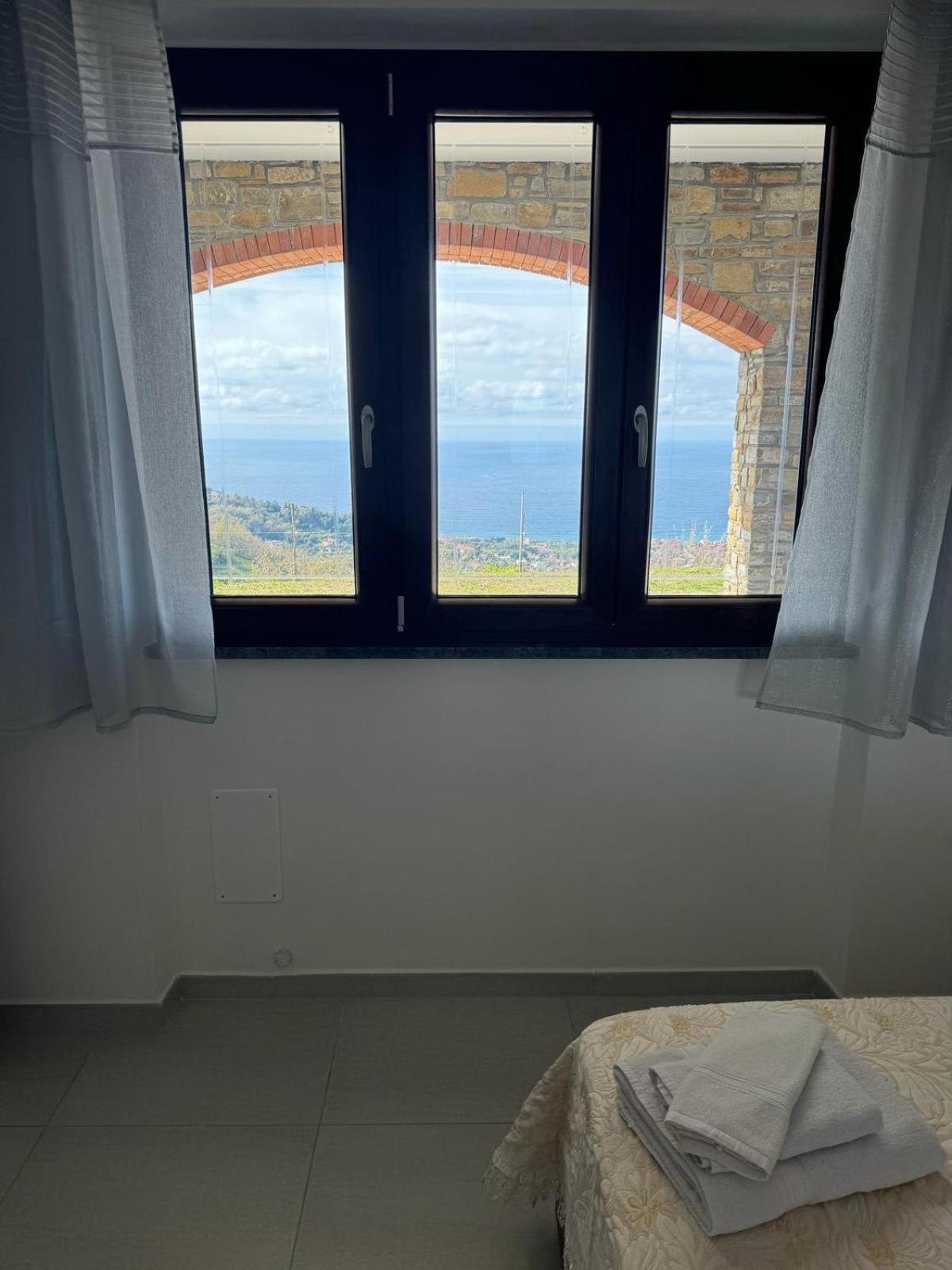 מלון קסטלבאטה Casa Iris מראה חיצוני תמונה
